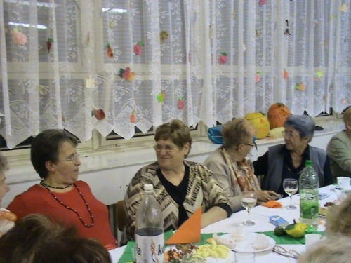 Posedenie s dôchodcami