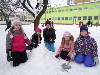 Zimné radovánky v ŠKD