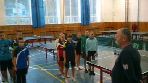 stolný tenis