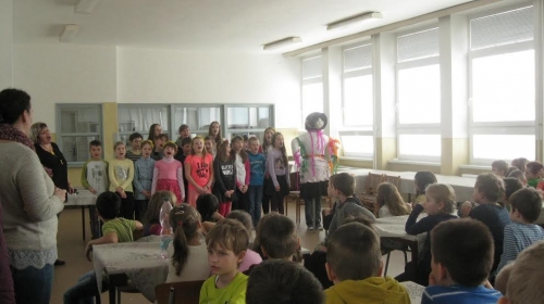 Morena v školskom klube detí